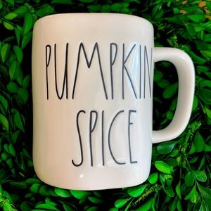 Rae Dunn mug, PUMPKIN SPICE W/heart in the back